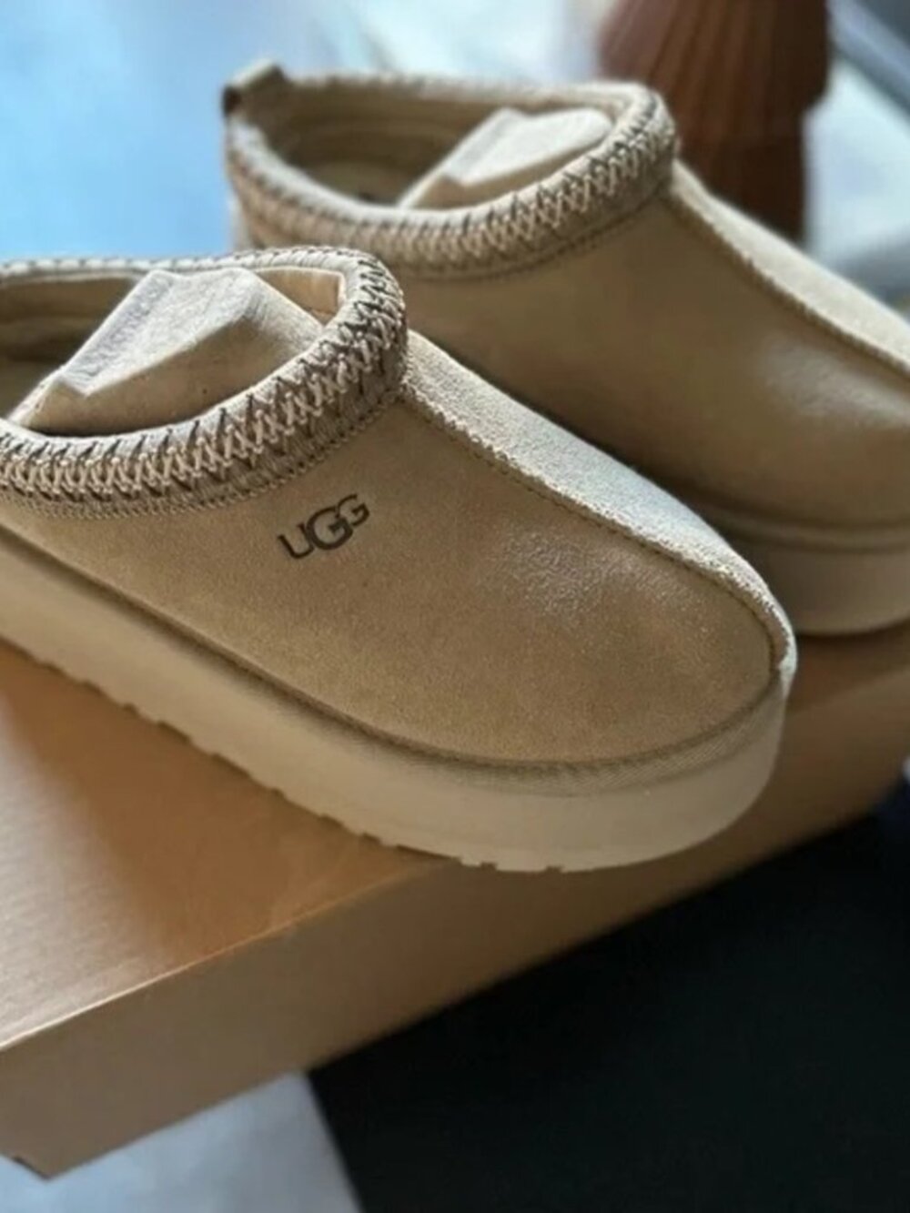 UGG Tazz Sand Like New